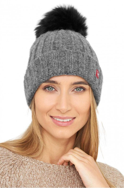 Alpaka Mütze BIANCA mit Bommel aus Baby Alpaka
